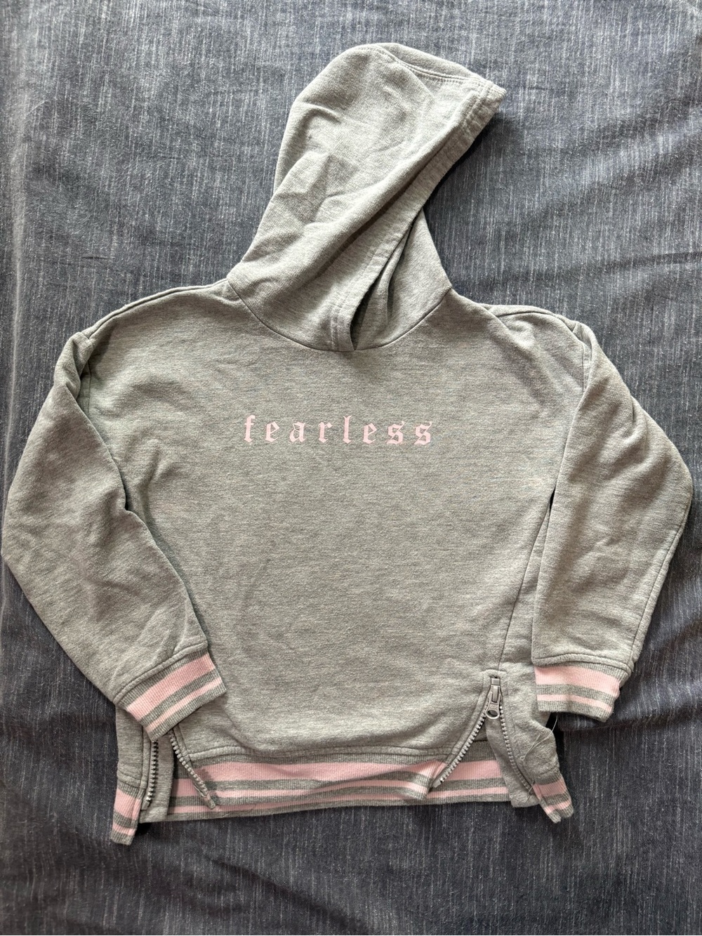 Kids grey top with Ideology tag